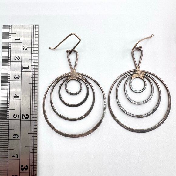Vintage Joined Circles Silver Dangle Earrings Patina Geometric Boho Festival - Picture 5 of 9